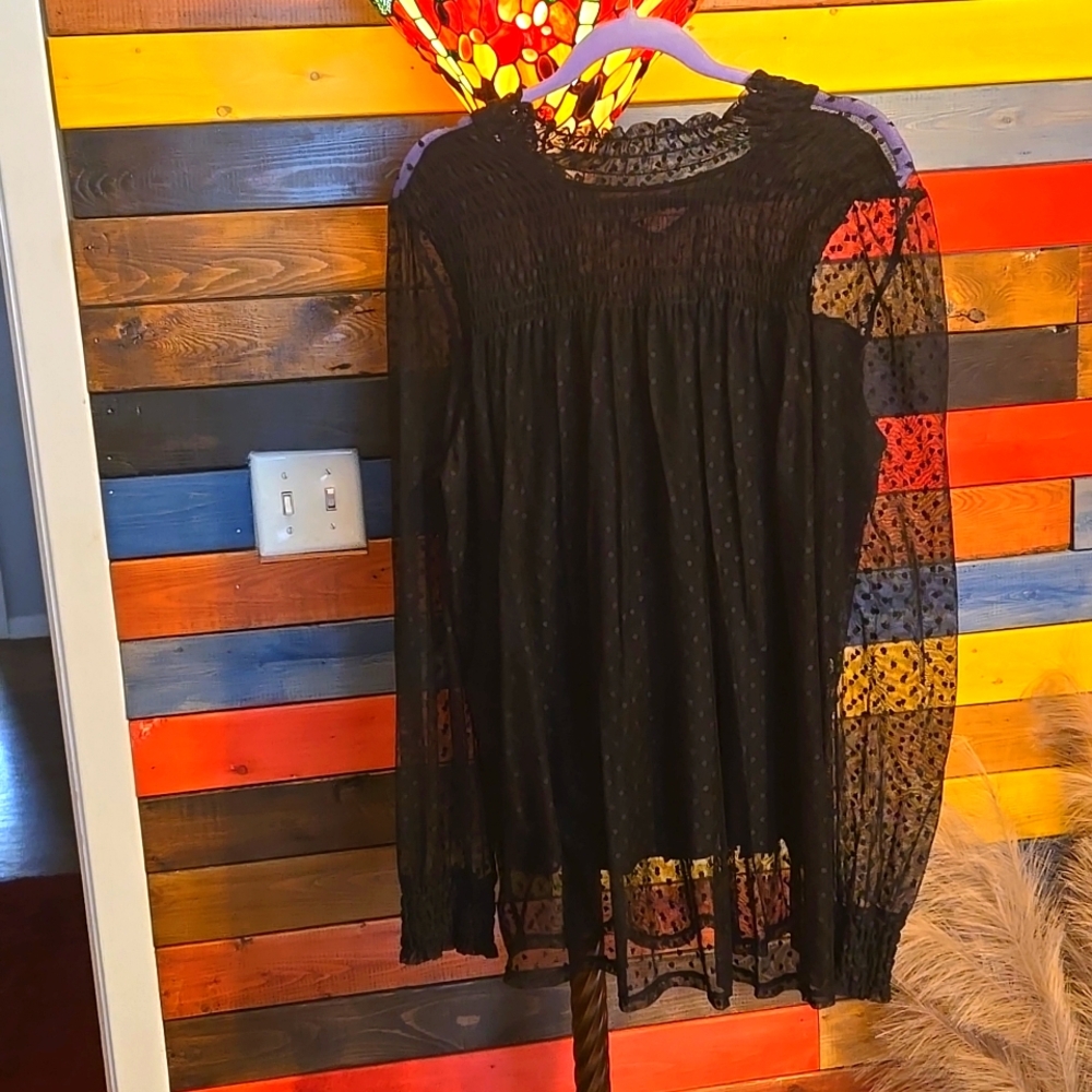 KM Black Sheer Blouse. 🖤 PRE LOVED   Size XL